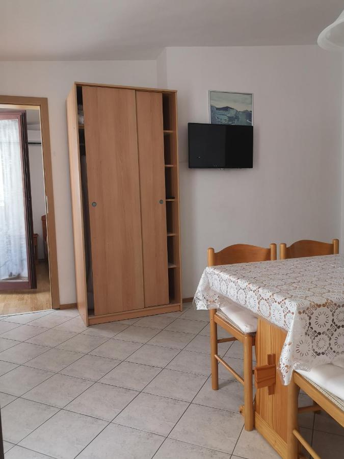 Apartments Galic Оміш Екстер'єр фото